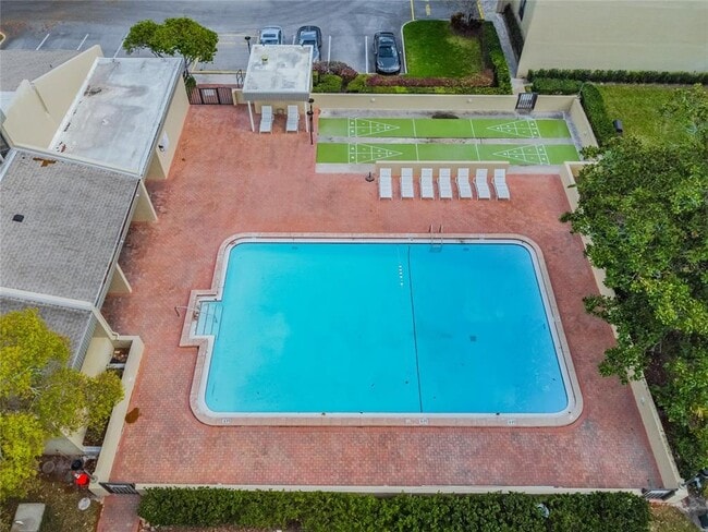 Building Photo - 13618 Greenfield Dr