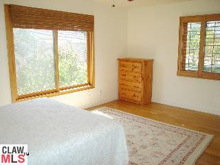 Building Photo - 7917 Westlawn Ave