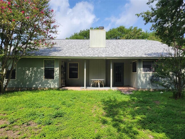 Building Photo - 1703 Provident Ln