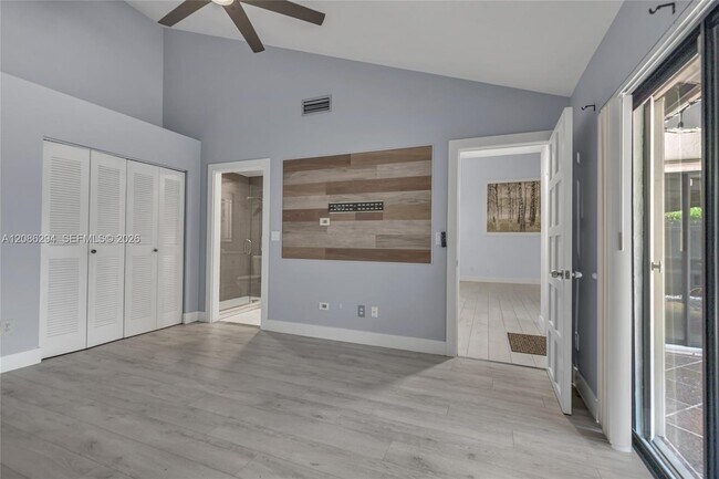 Building Photo - 1050 Summit Trail Cir