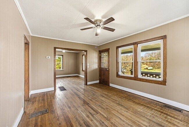 Building Photo - 11494 New Garden Rd