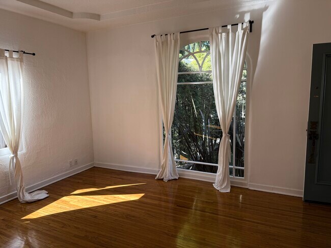 Building Photo - 8714 Rangely Ave