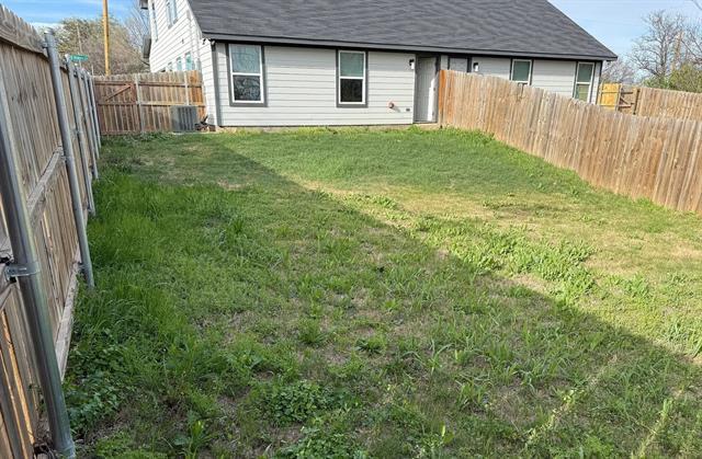 Building Photo - 1700 E Powell Ave