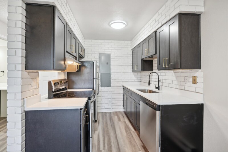 Building Photo - 14780 E Kentucky Dr