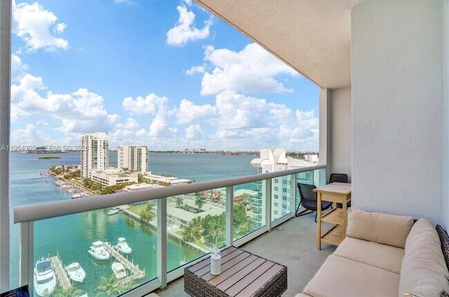 Building Photo - 7900 Harbor Island Dr