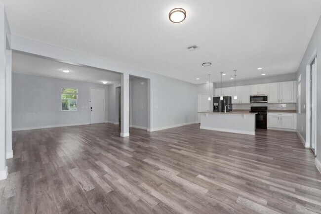 Building Photo - 12845 Sawgrass Pine Cir
