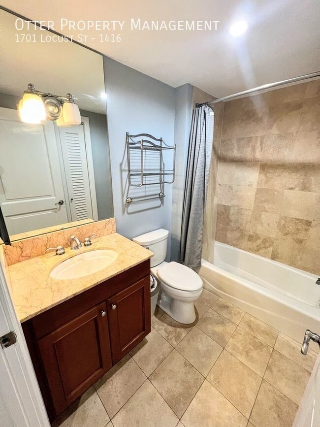 Building Photo - 1701 Locust St