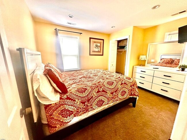 Building Photo - 2019 Kuehnle Ave