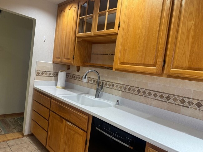 Building Photo - 519 San Remo St