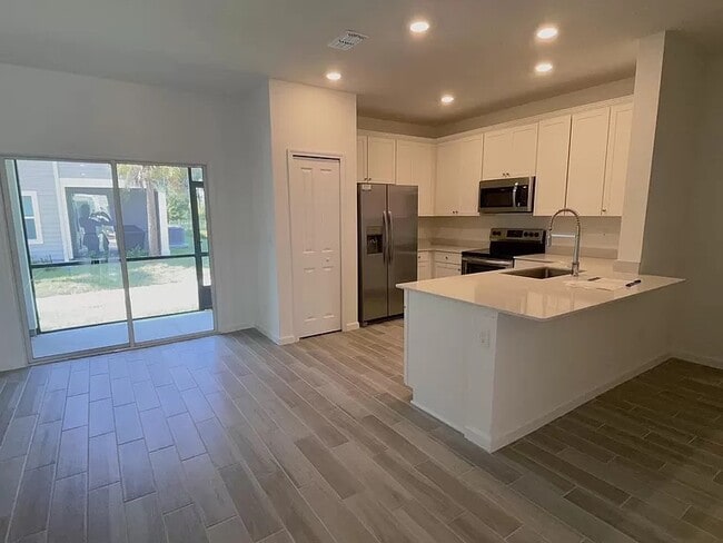 Building Photo - 12586 NW 7th Pl