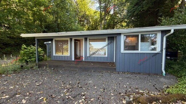 Building Photo - 609 68th Ave NE