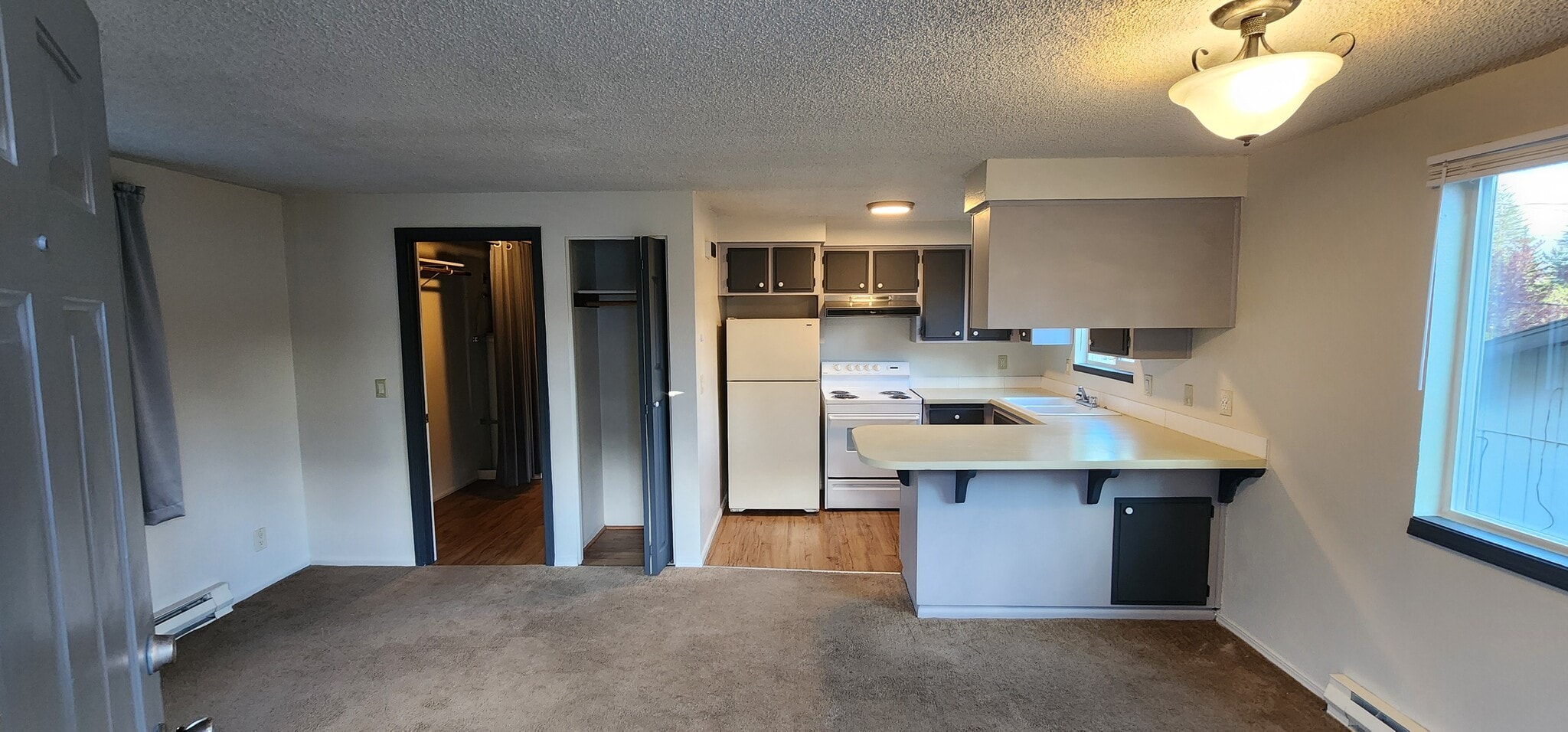 Building Photo - 2683 12th Pl SE