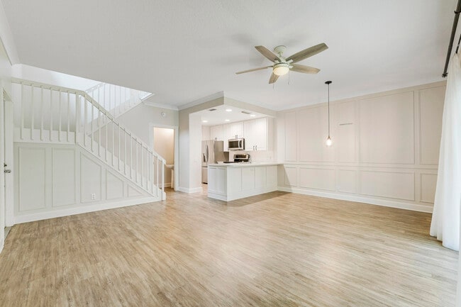 Building Photo - 2052 Tarpon Lake Way