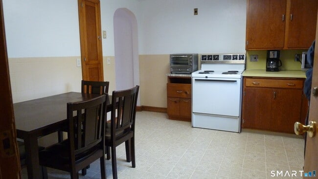 Building Photo - 223 Eno Ave