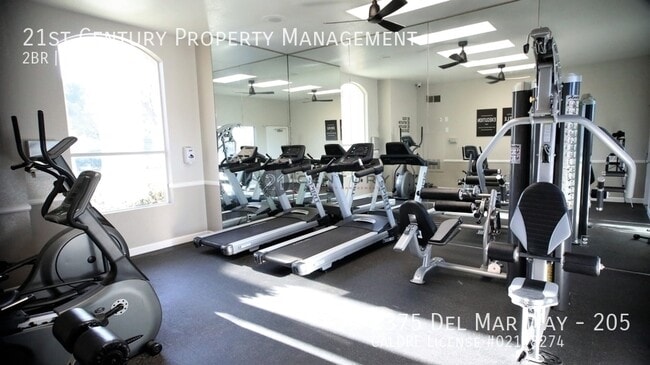 Building Photo - 2375 Del Mar Way