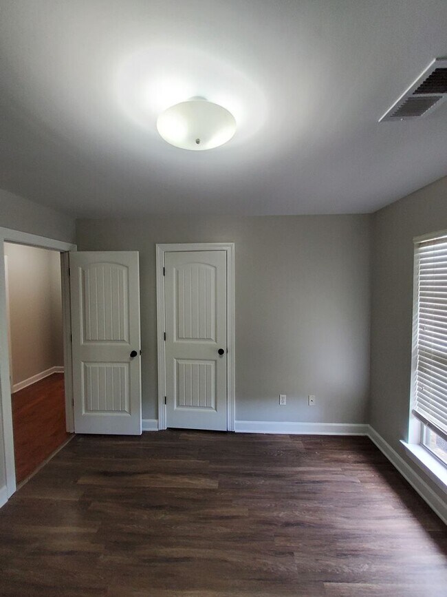 Building Photo - 3850 Farm Gate Cove