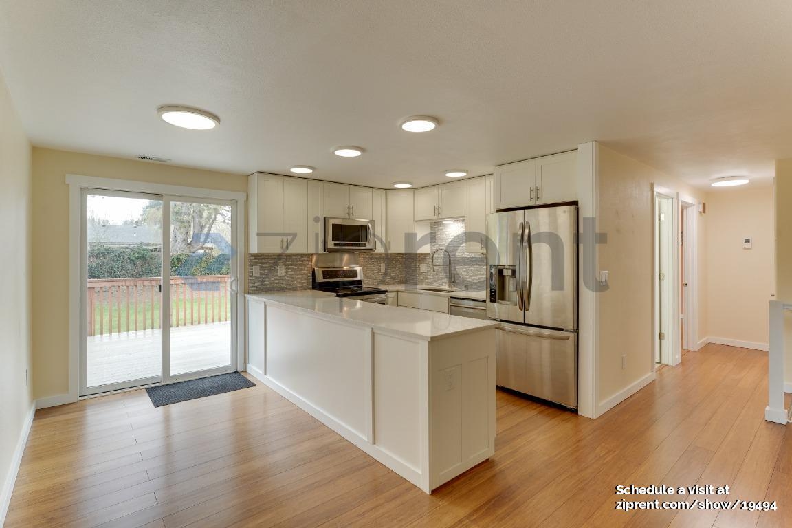 Building Photo - 5705 38th Ct SE