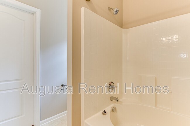 Building Photo - 812 Oshields Ct