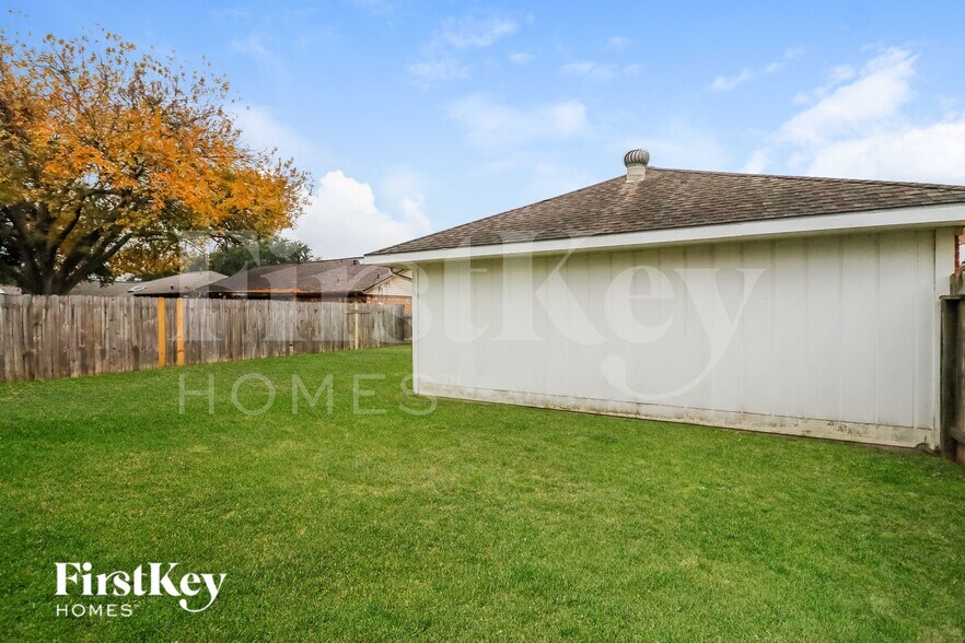 Building Photo - 2005 Tulsa St