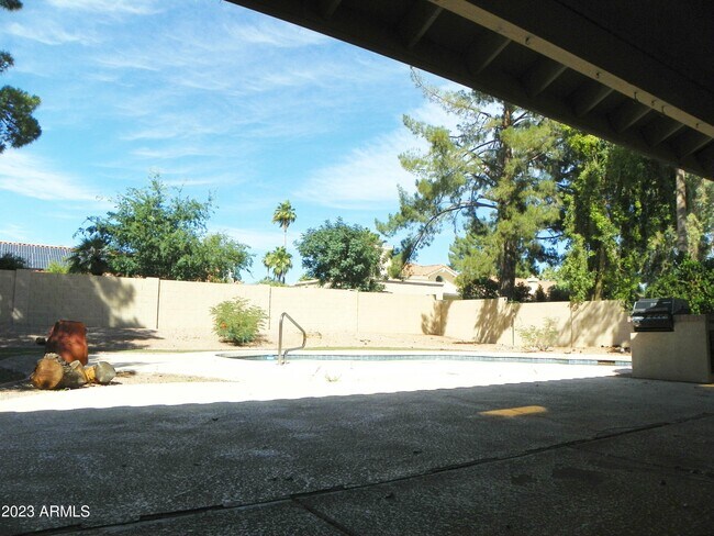 Building Photo - 7672 E Windrose Dr
