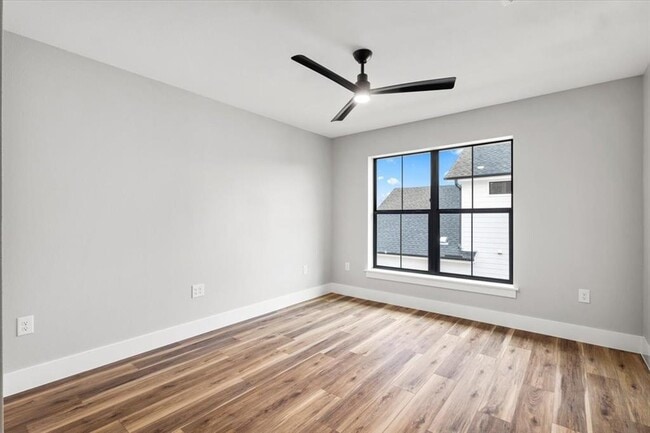 Building Photo - 203 Ave J