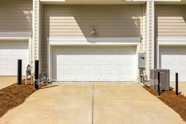 Building Photo - 143 Morning Gap Pkwy