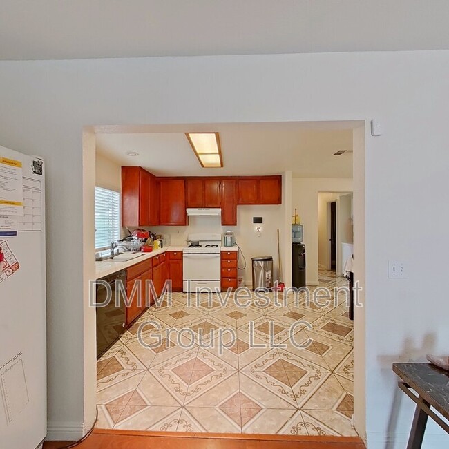 Building Photo - 14570 Stonecreek Trail