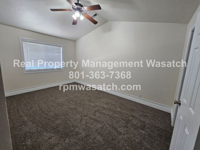 Building Photo - Move In Special!  1/2 Off First Months Rent  Check Out This 3 bed, 2 bath Condo with Hardwood Flo...