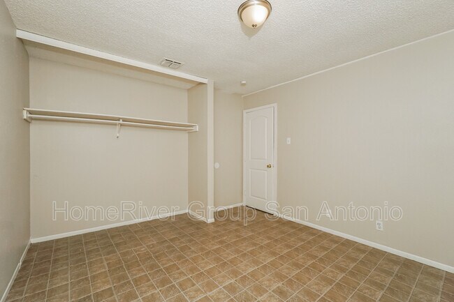 Building Photo - 5455 Port Townsend Dr