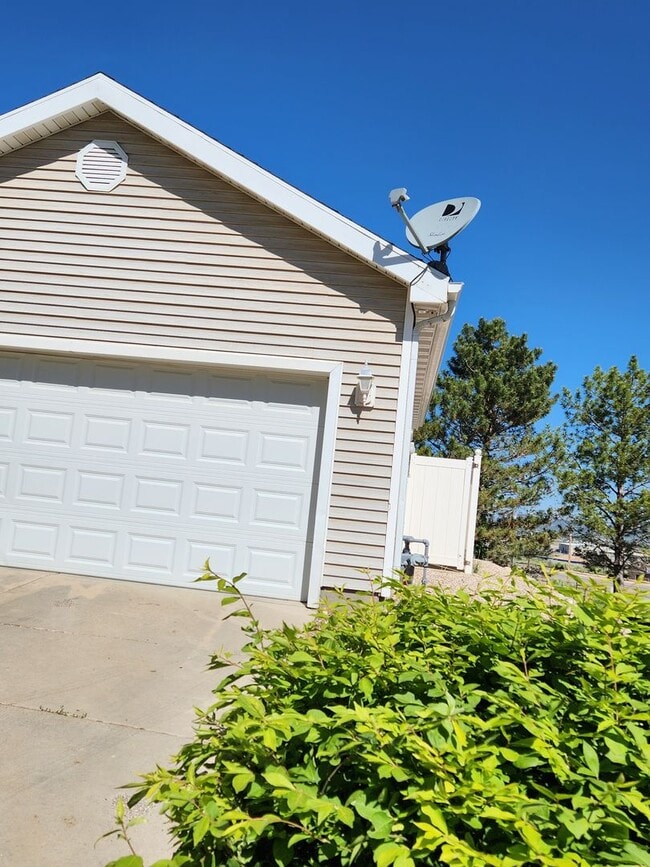 Building Photo - Cozy 3 Bedroom Cedar City Home