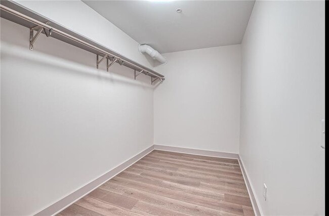 Building Photo - 957 Liberty Ave