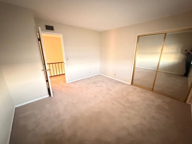 Building Photo - Beautiful 4 Bedroom 3 Bathroom La Palma House For Rent!