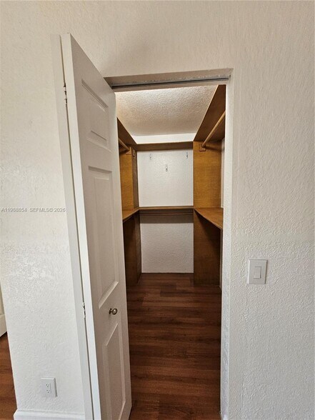 Building Photo - 4279 Greenbriar Ln