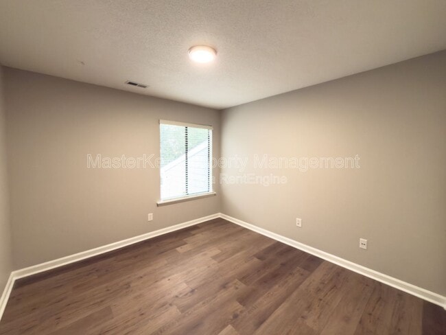 Building Photo - 5865 Branchwood Rd