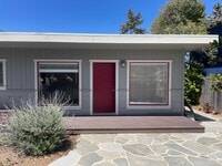 Building Photo - Charming 2 Bedroom home in Morro Heights