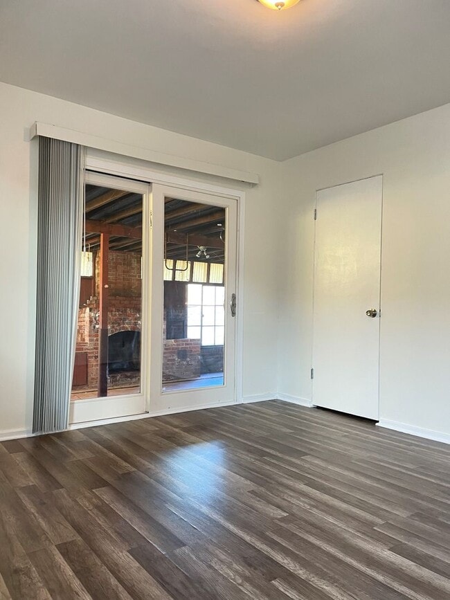 Building Photo - Coming Soon 2 Bedroom 1 Bath House