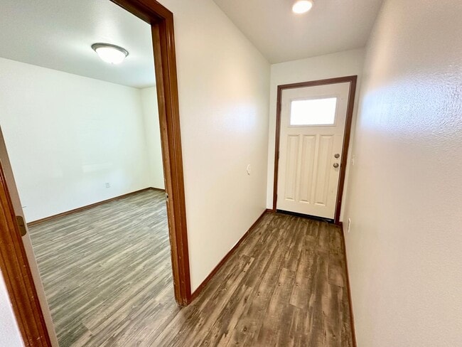 Building Photo - Charming 4-Bedroom Home with Large Fenced Yard and Modern Updates in Ellensburg