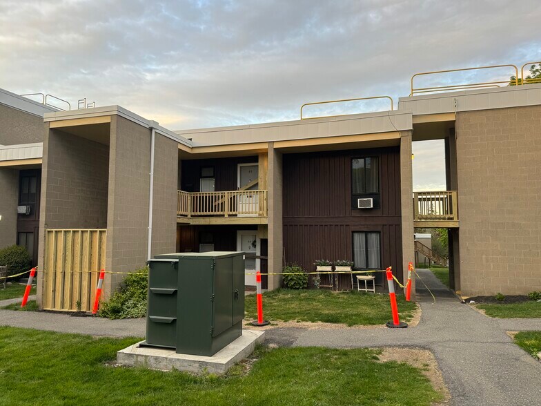 Building Photo - 315 Neponset St