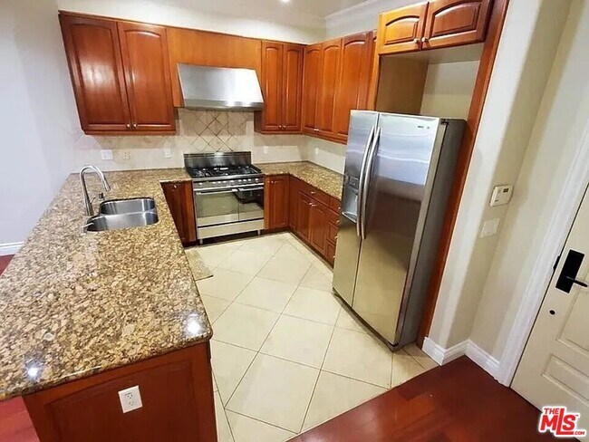 Building Photo - 1135 S Shenandoah St