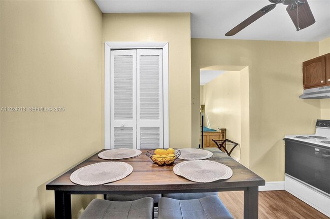 Building Photo - 2620 NE 19th St