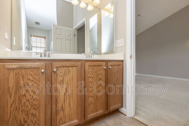 Building Photo - 907 Dominion Townes Ct