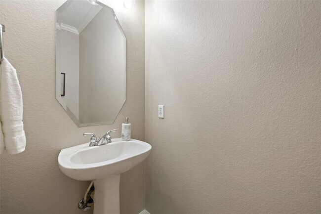 Building Photo - 11121 Sandstone Trail