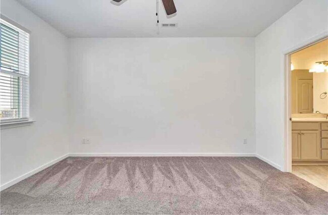 Building Photo - 1420 Waltham Ln