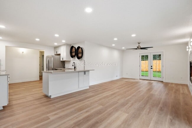 Building Photo - 20160 Quinalt Dr