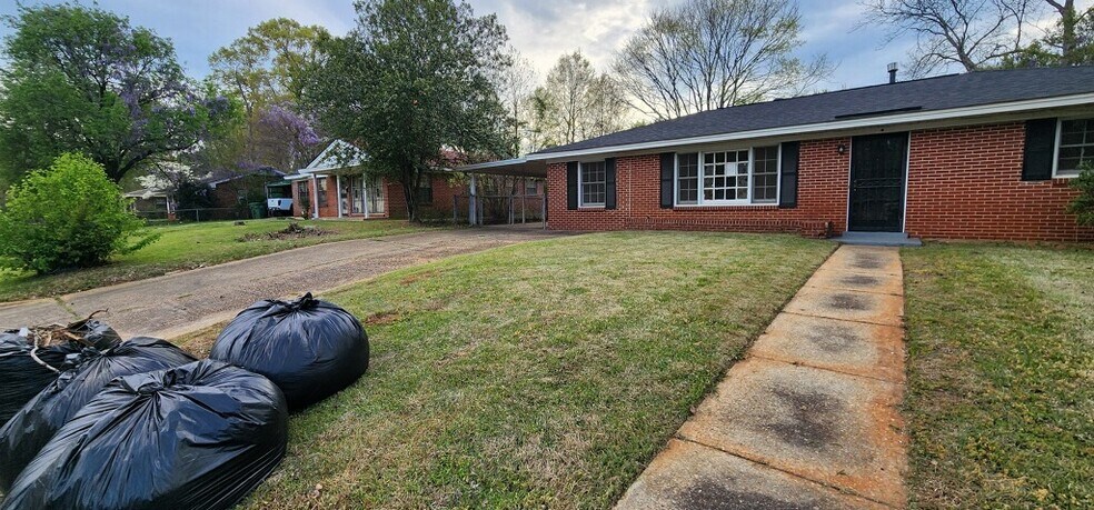 Primary Photo - 3069 Barksdale St
