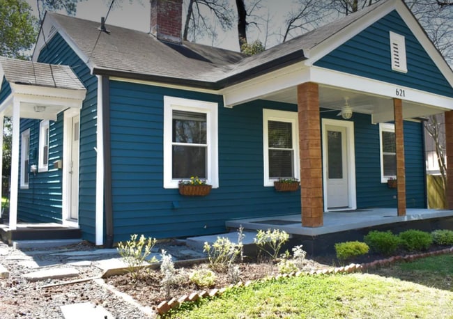 Building Photo - 621 W Markham Ave