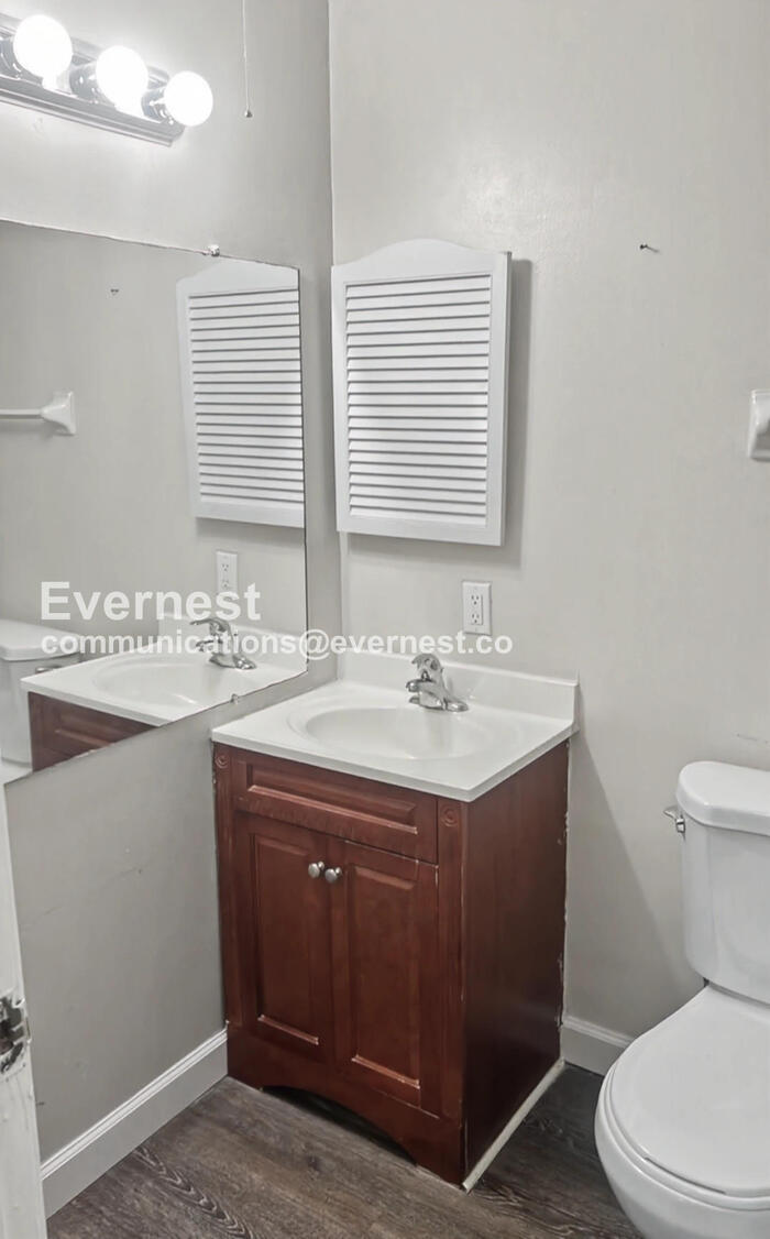 Building Photo - 1450 Slade Ave