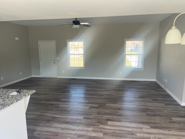 Building Photo - 110 Sundance Dr