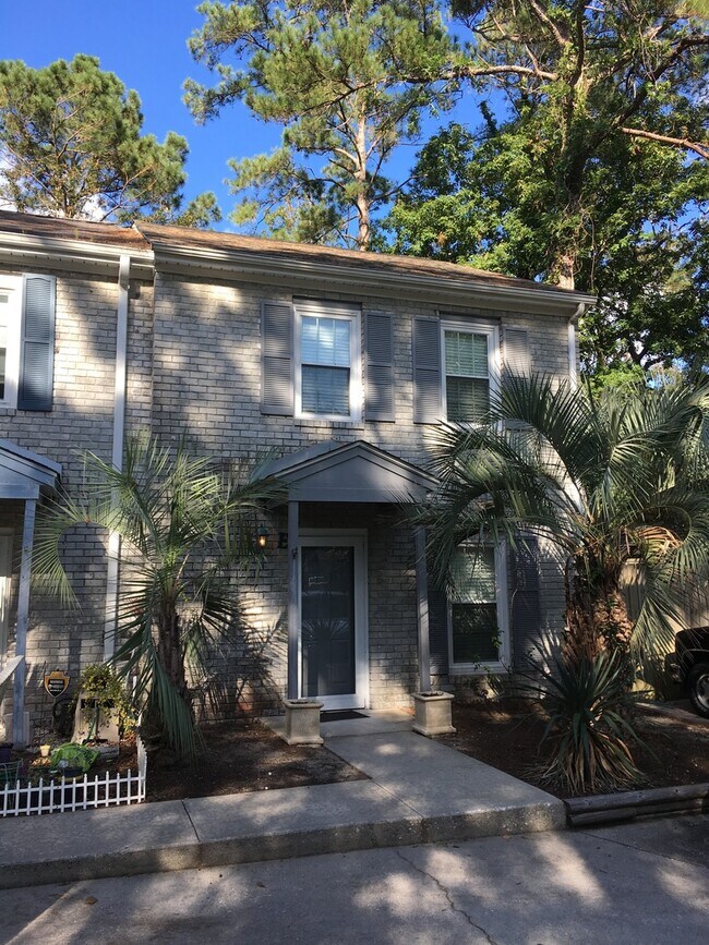 Building Photo - Surfside Beach Townhome- Long Term Rental