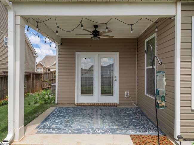 Building Photo - 211 Pollyanna Dr